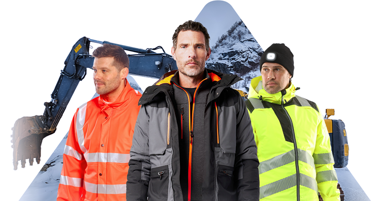 Drie mannen in verschillende werkkleding voor een driehoekig gedeelte van een besneeuwde berghelling.